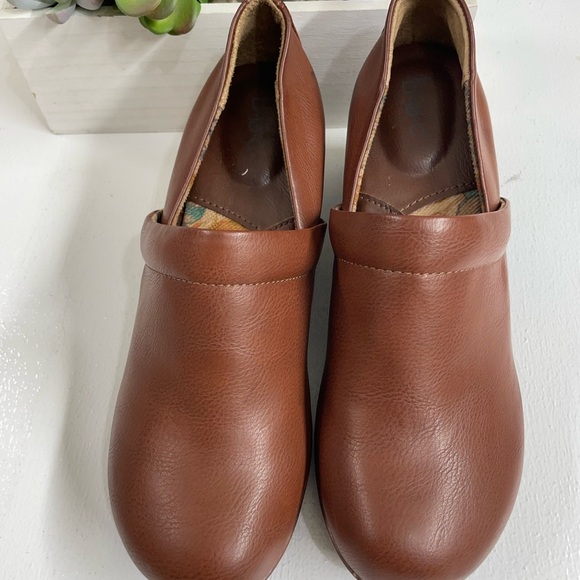 b.o.c. Brown Mules with Slip-On Design and Chunky Heel - Picture 2 of 5
